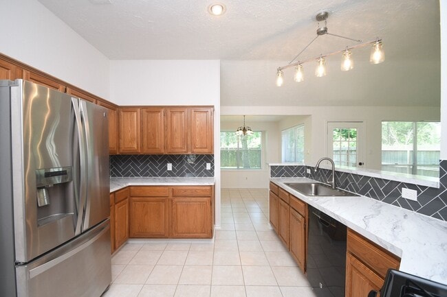 Building Photo - 2303 Old Dixie Dr