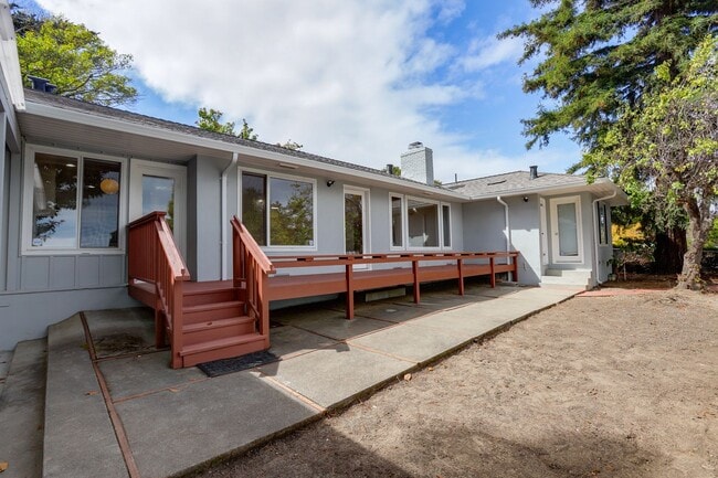 Building Photo - 3 Bed / 3 Bath + Bonus room pet friendly Millbrae home with pool on a 1/2 acre lot. YouTube tour!!