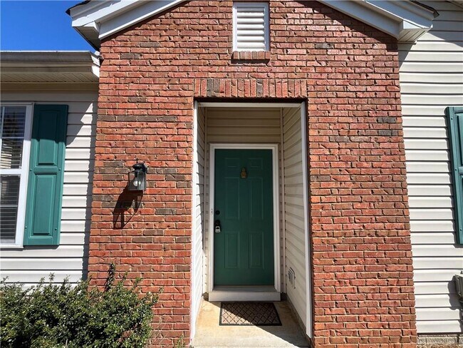 Building Photo - 320 Harmony Ct