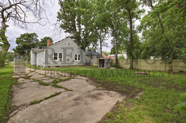 Building Photo - 224 N Minnesota St