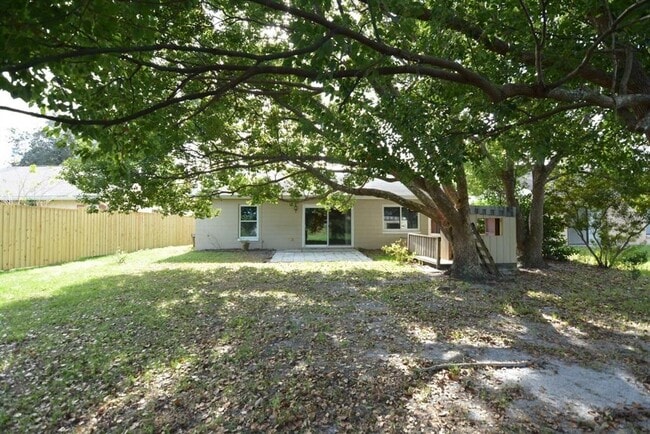 Building Photo - 1135 Covington St