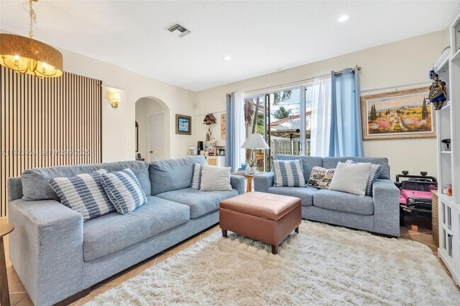 Building Photo - 13174 NW 9th Ct