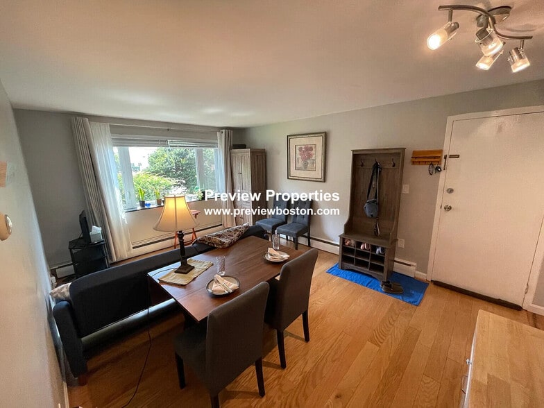 Building Photo - 38 Carey Ave