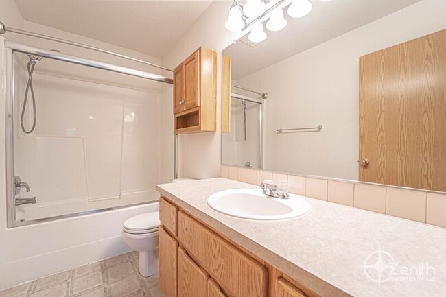 Building Photo - 8304 NE 158th Ave
