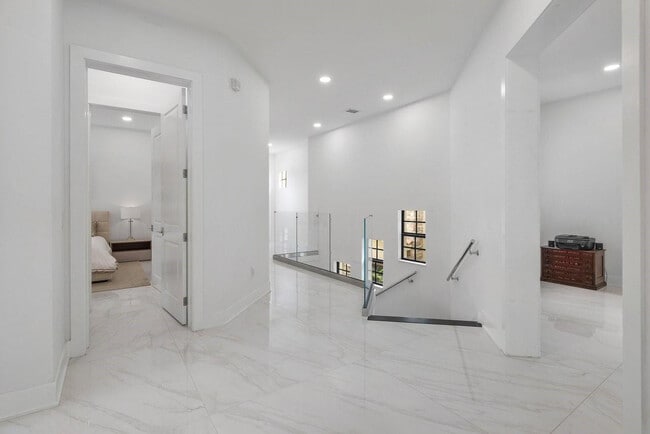 Building Photo - 7587 Old Thyme Ct