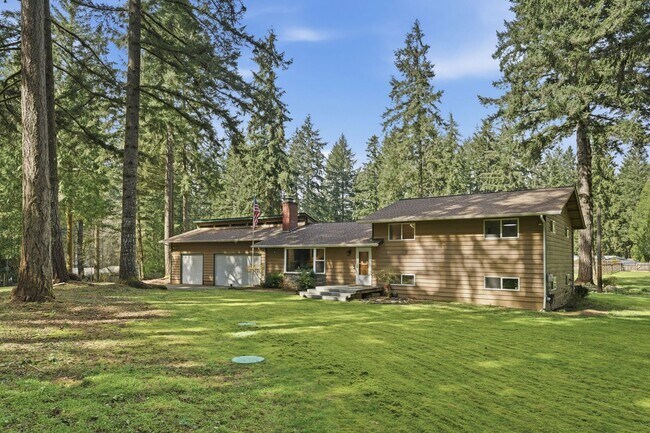 Building Photo - Gig Harbor farm home with great amenities - 5 bedroom 2 bath with garage and more - Available May...