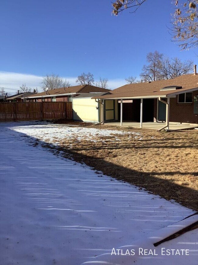 Building Photo - 13666 E Dakota Ave