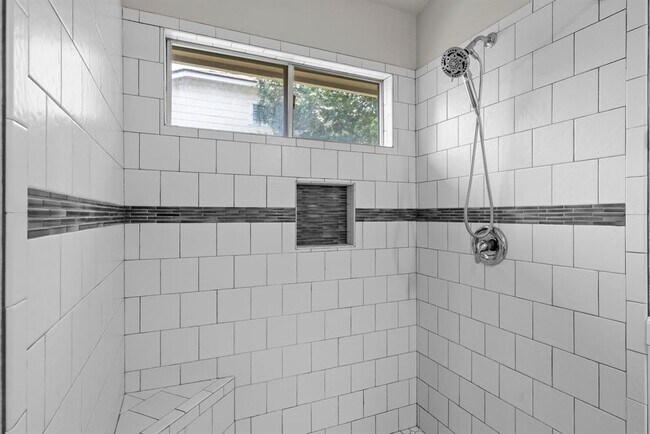 Building Photo - 298 Hogan