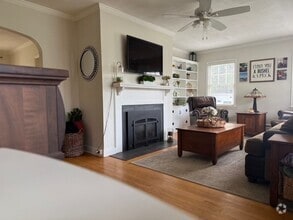 Building Photo - Beautiful Single Family Home In The Heart ...