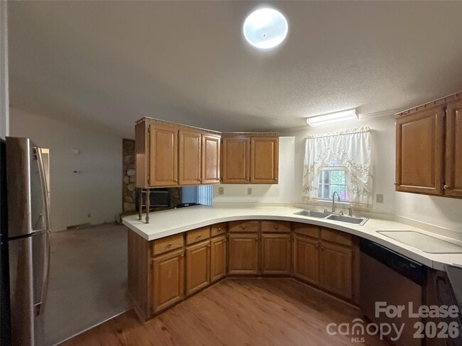 Building Photo - 2039 Vista Rd