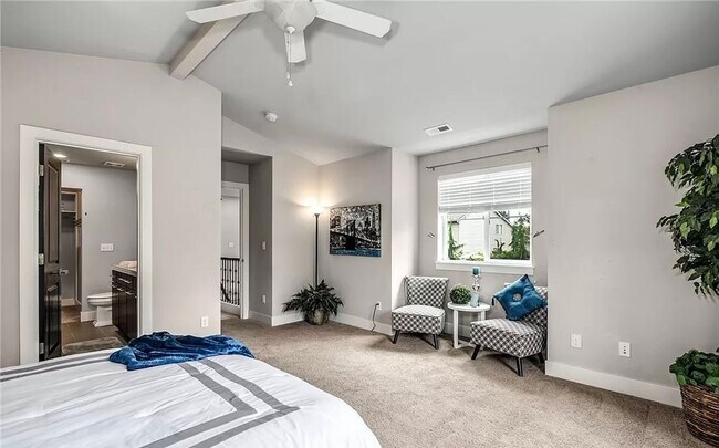 Building Photo - Beautiful Bothell Home