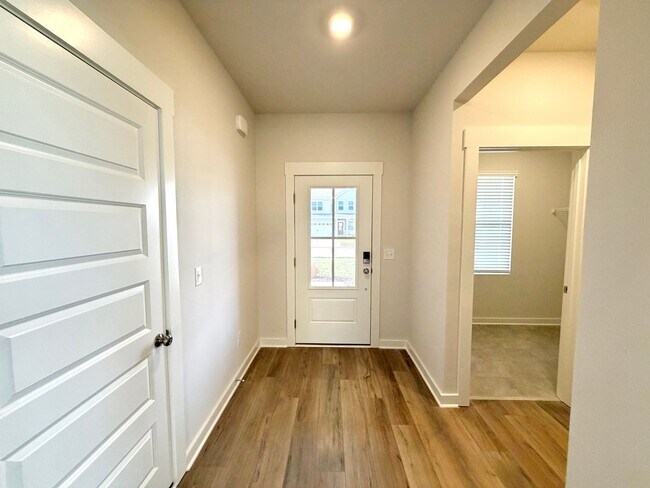 Building Photo - 1333 Gentry Dr