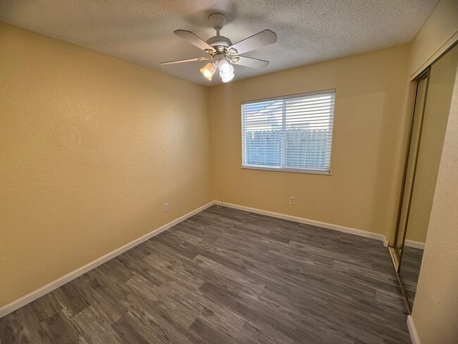 Building Photo - 3 Bedroom Home with RV Parking!