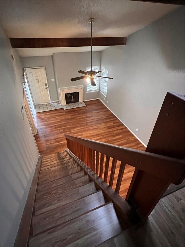 Primary Photo - 200 Pecan Dr