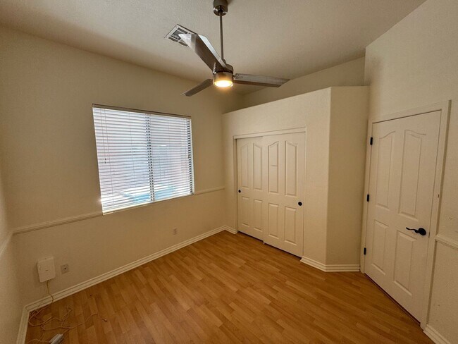 Building Photo - 4709 E Prickly Pear Trail