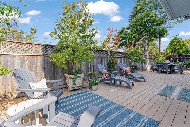 Building Photo - 513 Hill St