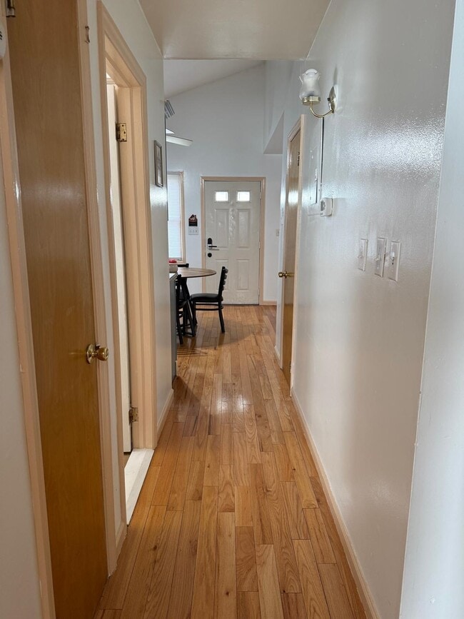 Building Photo - 208 McAdoo Ave