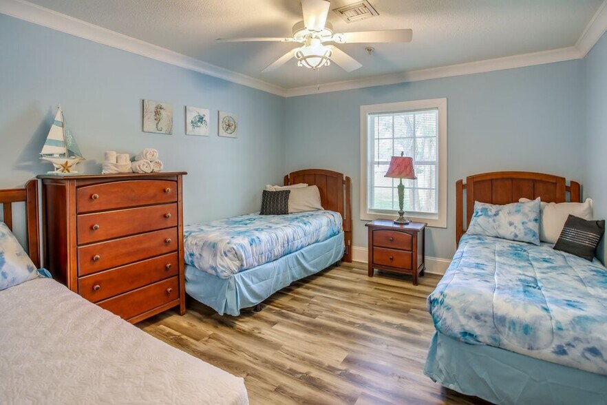 Building Photo - 1087 Burcale Rd