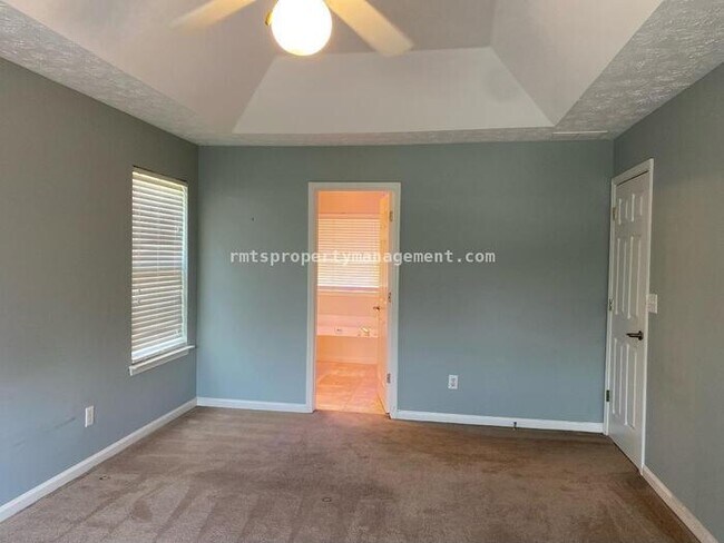 Building Photo - 934 Dominion Walk Dr SW