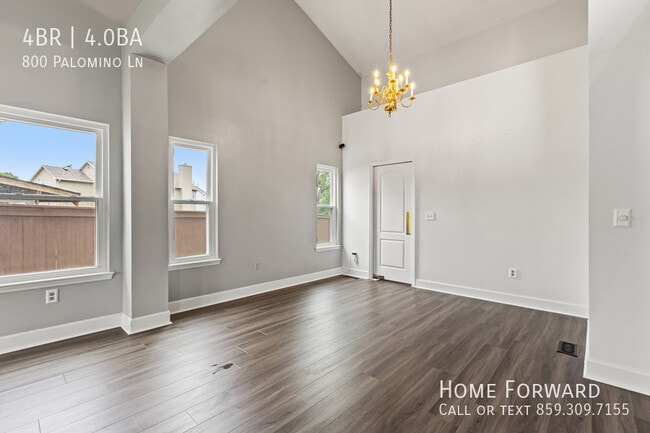 Building Photo - 800 Palomino Ln