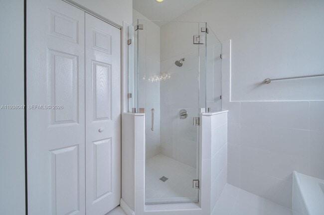 Building Photo - 2479 NE 4th St