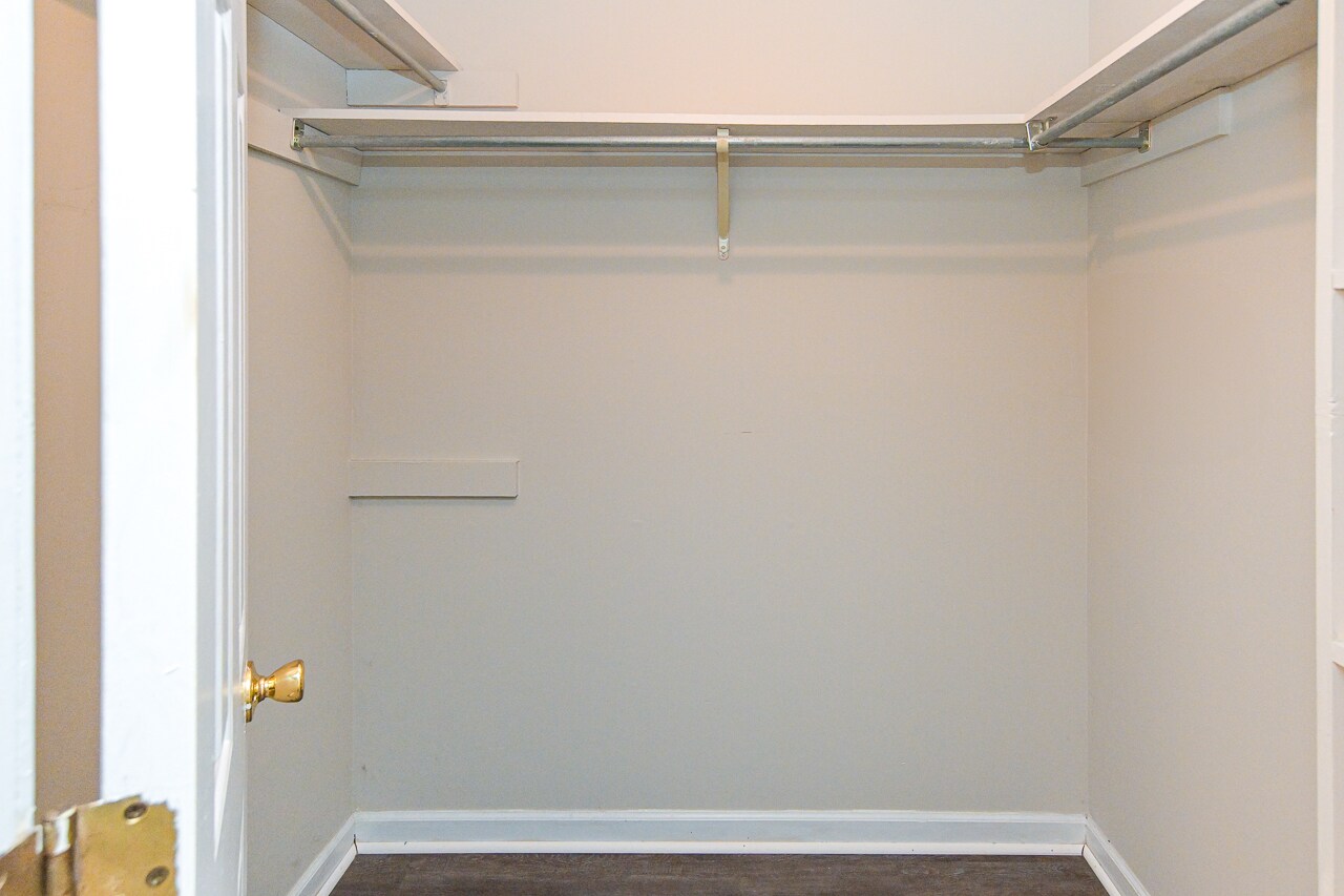 Building Photo - 157 Greenwood Dr