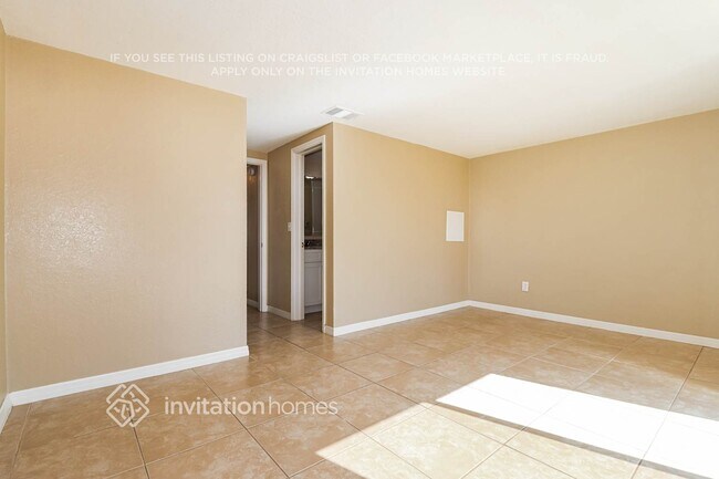 Building Photo - 4048 Sunray Dr