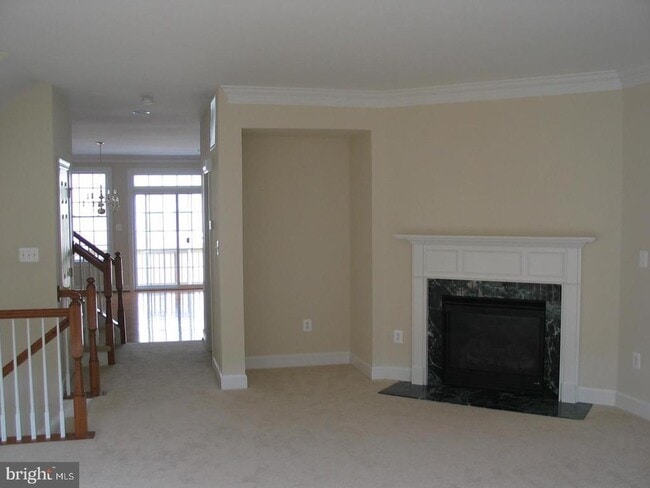 Building Photo - 705 Vestal St