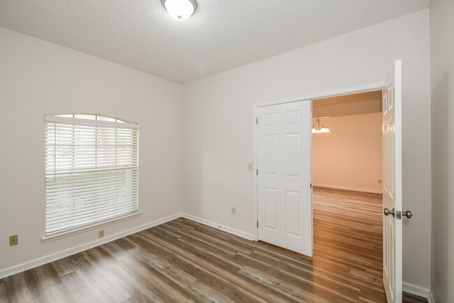 Building Photo - 283 Springfield Ct