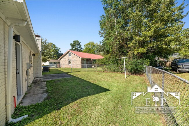 Building Photo - Beautifully Renovated Brick Home in a Quiet, Established Neighborhood