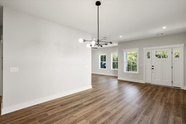 Building Photo - 5404 Mildred St