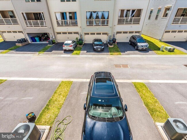 Building Photo - 11115 Hazelnut Ln
