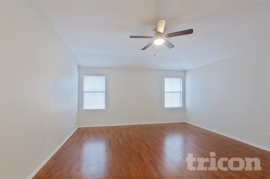 Building Photo - 1242 Yukon Dr