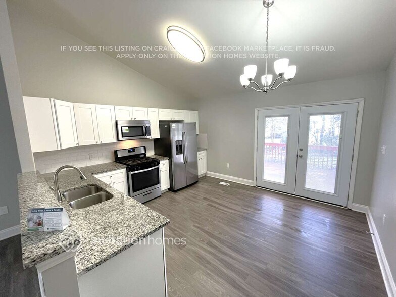 Building Photo - 855 Loch Lomond Cir