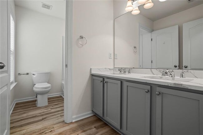 Building Photo - 3910 Dalwood Dr