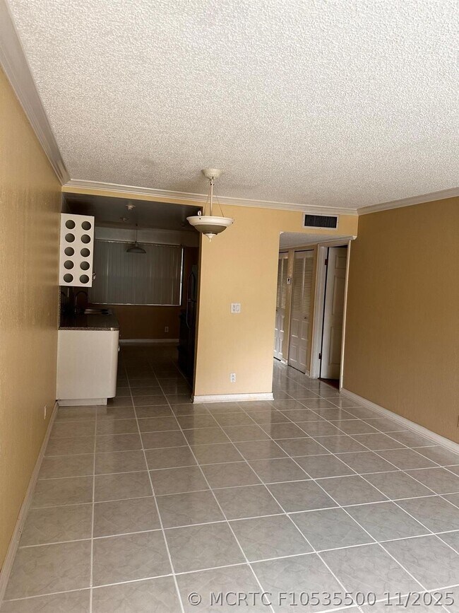 Building Photo - 8450 Lagos De Campo Blvd