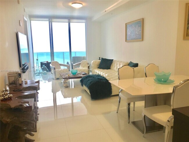 Building Photo - 18201 Collins Ave