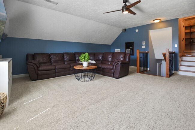 Building Photo - Pet Friendly Three Bedroom with Bonus!
