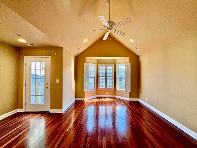 Building Photo - 25 MALLARD Pl