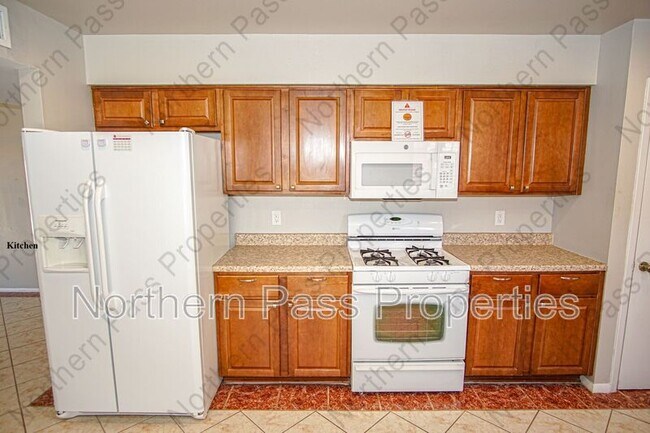 Building Photo - 5125 Round Rock Dr