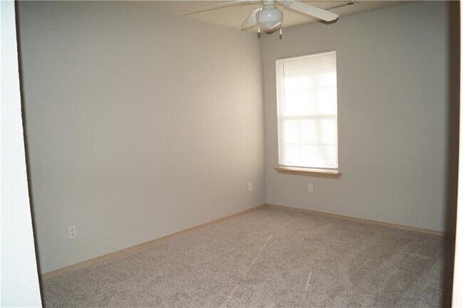 Building Photo - 67 Dakota Trail