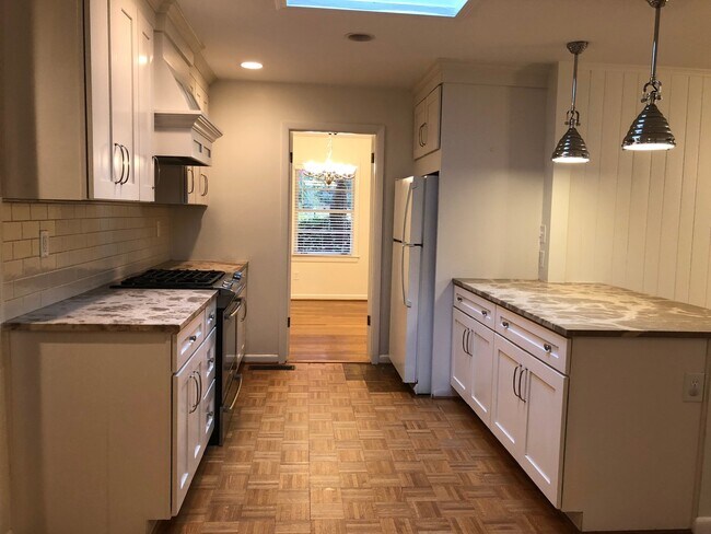 Building Photo - Renovated Brick Ranch in Oak Grove School District - Convenient to Emory & CDC