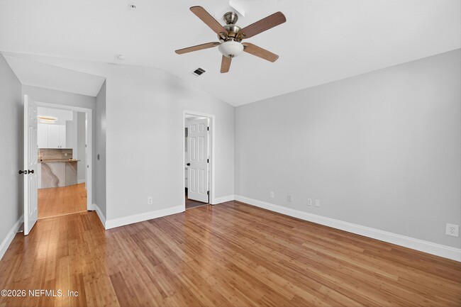Building Photo - 13810 Sutton Park Dr N