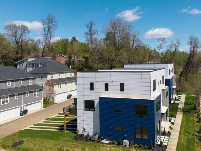 Building Photo - 981- 987 Fifth Street SW