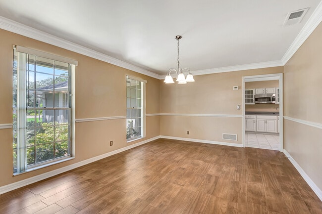 Building Photo - 119 Rio Pinar Dr