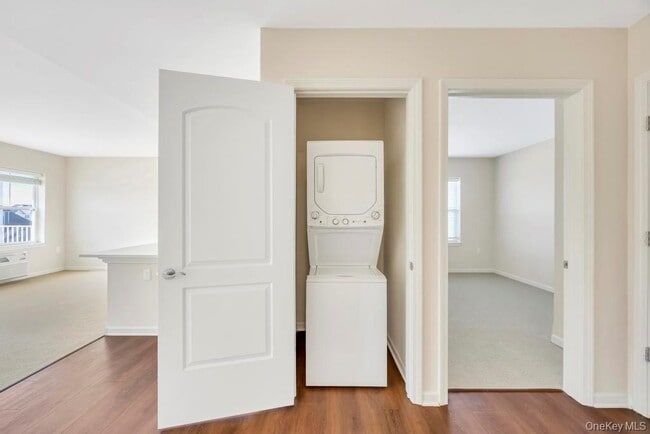 Building Photo - 3 Meadows Ln