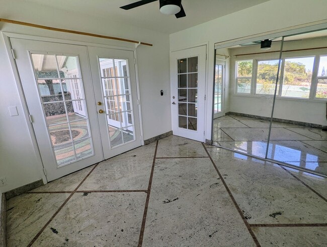 Building Photo - Kalama valley single level 4 bedroom home ...