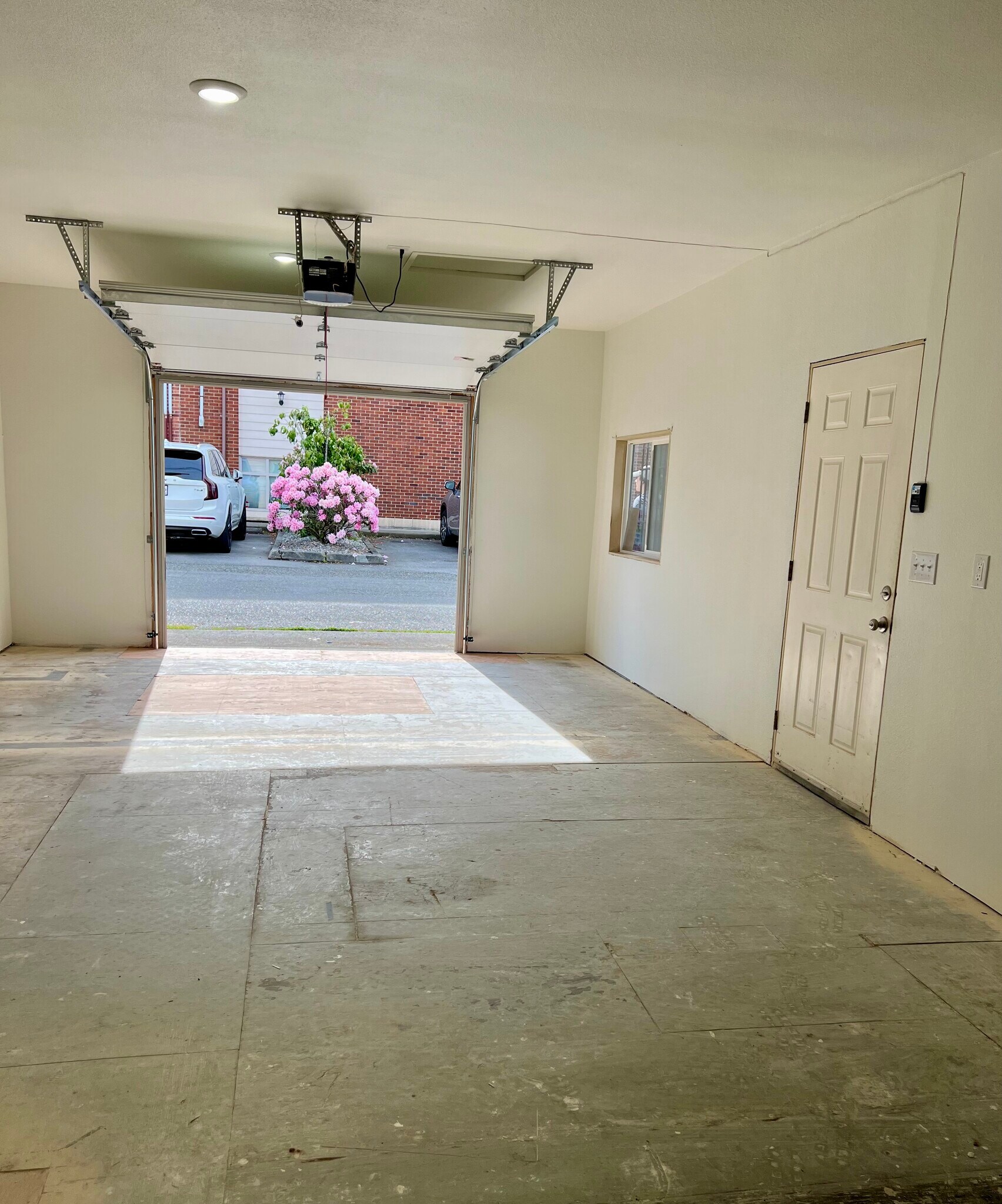 Building Photo - 2526 Broadway