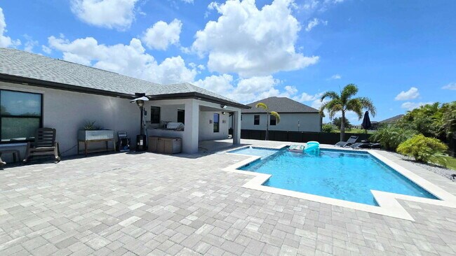 Building Photo - 4020 NW 41st Pl