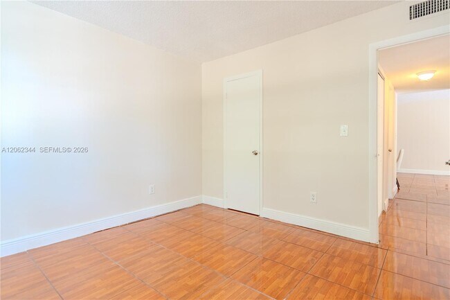 Building Photo - 482 NW 165th St